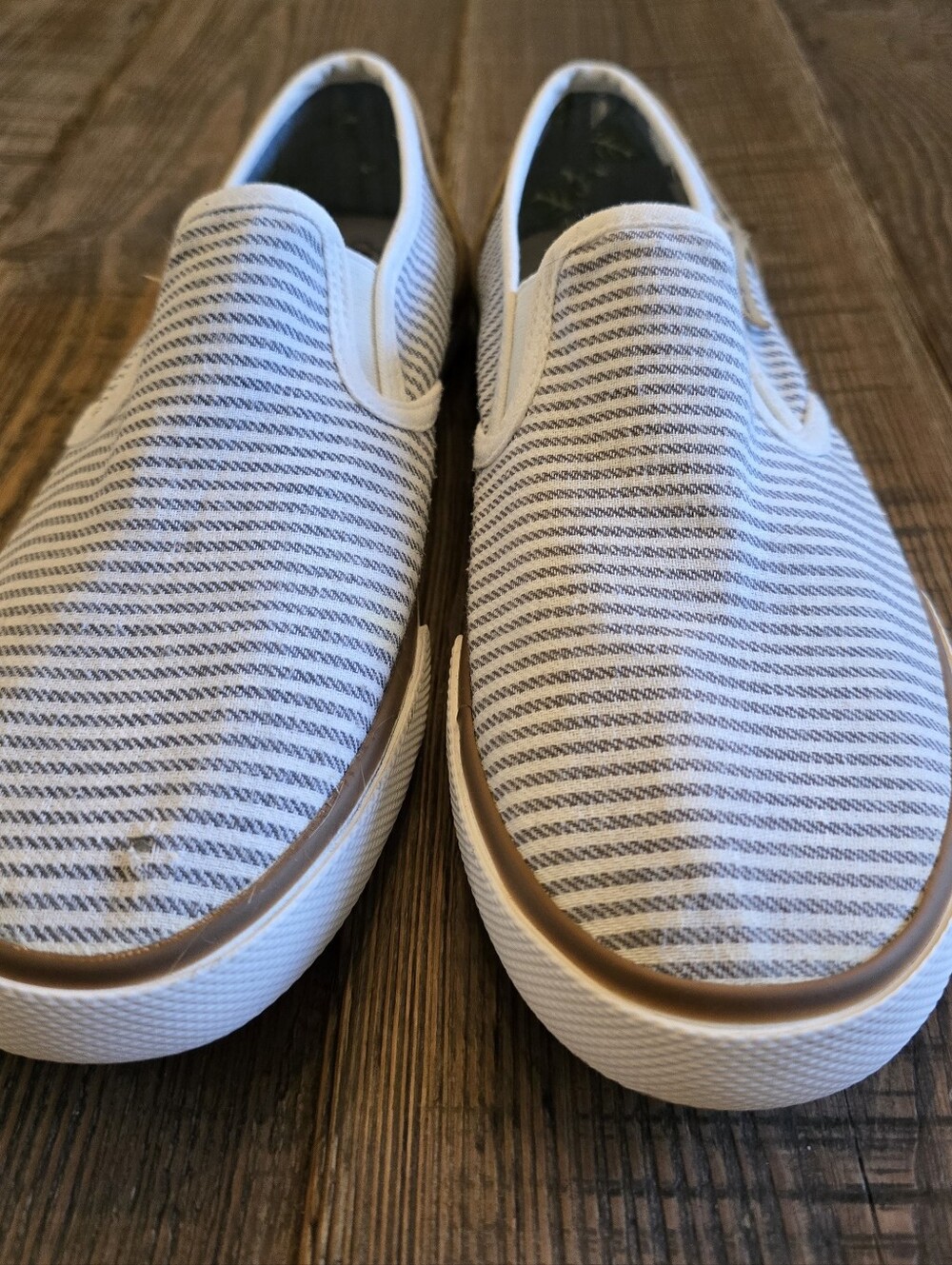 Tommy Bahama Canvas Striped Slip-On  Canvas Sneakers - White & Gray W8